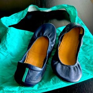 Women’s size 9 Tieks